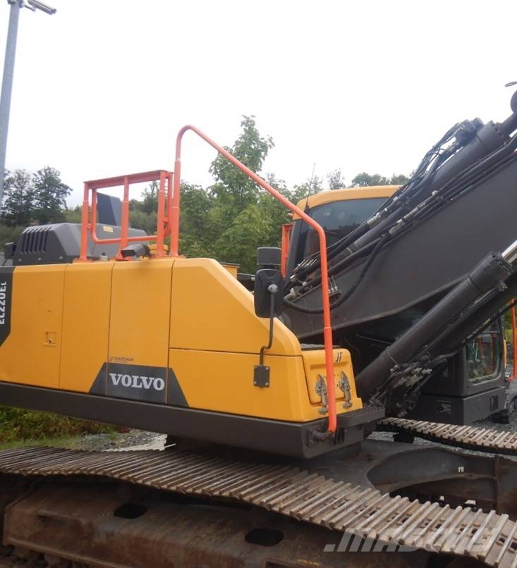Volvo EC 220 E Roomikekskavaatorid