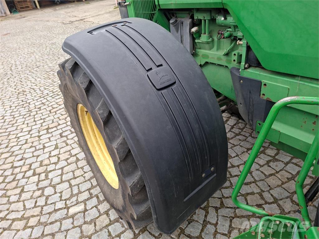 John Deere 8210 4X4 Construction - Others