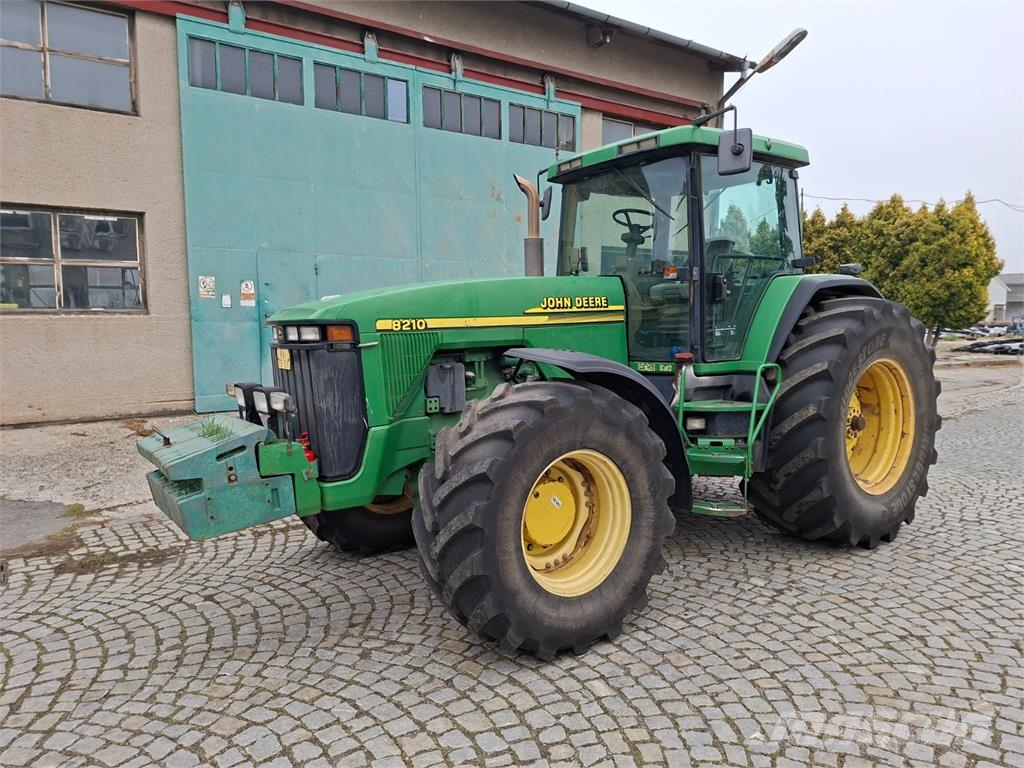 John Deere 8210 4X4 Construction - Others