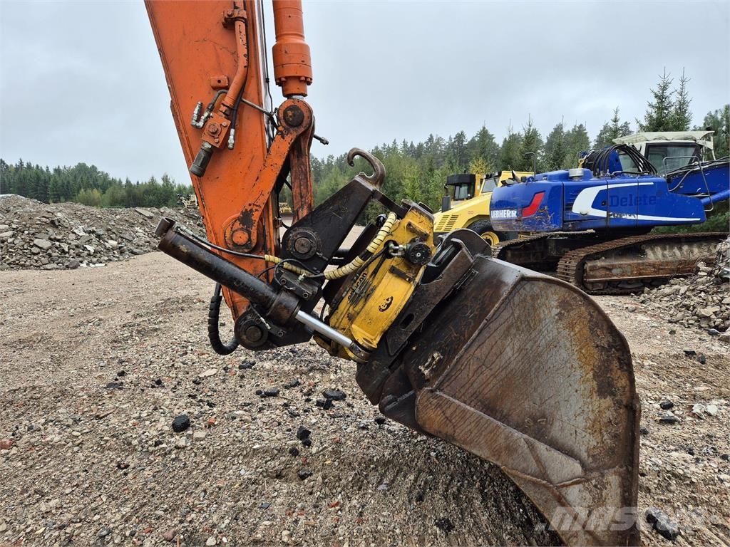 Hitachi ZX225 USRLC-3 Roomikekskavaatorid