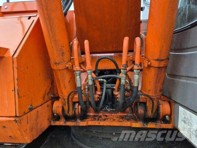 Hitachi ZX225 USRLC-3 Roomikekskavaatorid