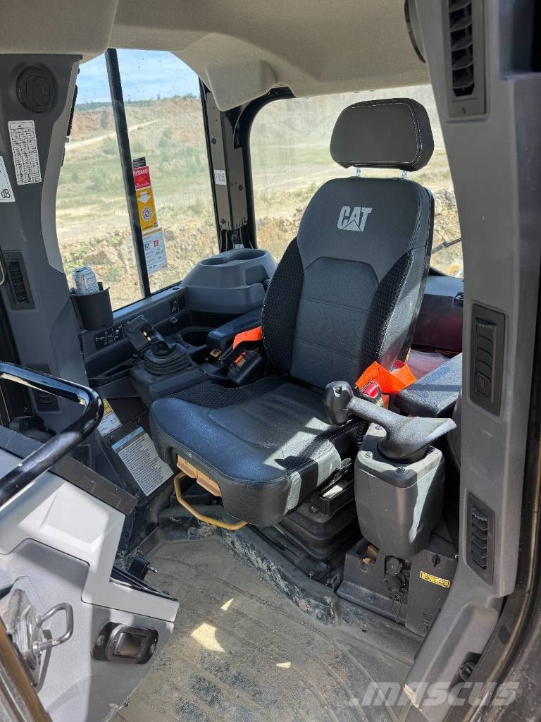 CAT D 5 LGP Kāpurķēžu buldozeri