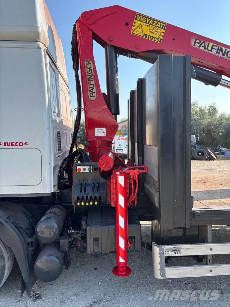 Iveco Eurocargo Palfinger crane 車両運搬車、キャリアカー