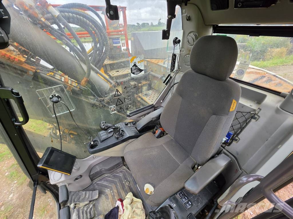 Volvo ECR 145 EL Гусеничные экскаваторы