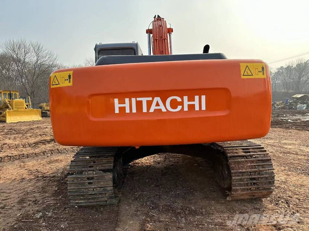 Hitachi EX200 履带挖掘机