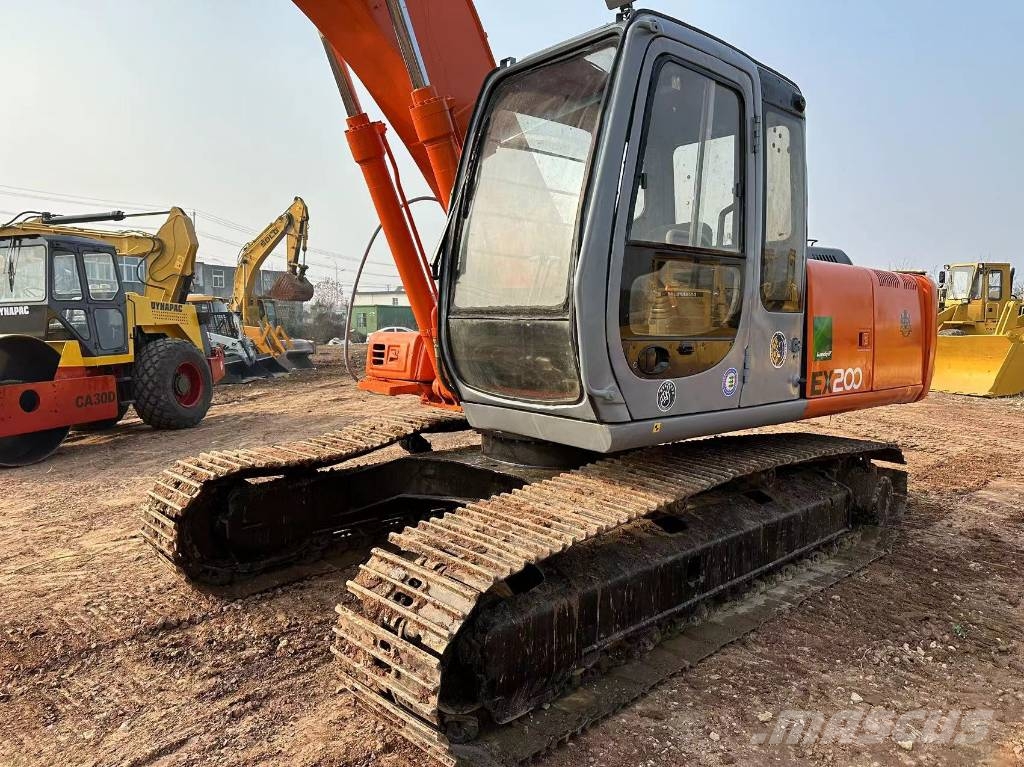 Hitachi EX200 履带挖掘机