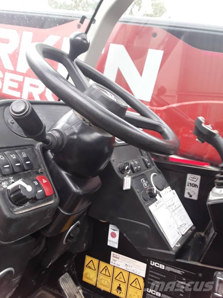 JCB 540-140 伸缩臂叉装车|叉装车