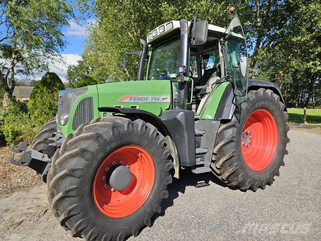 Fendt 714 Com2 Vario (711 712 716 ) Tracteur