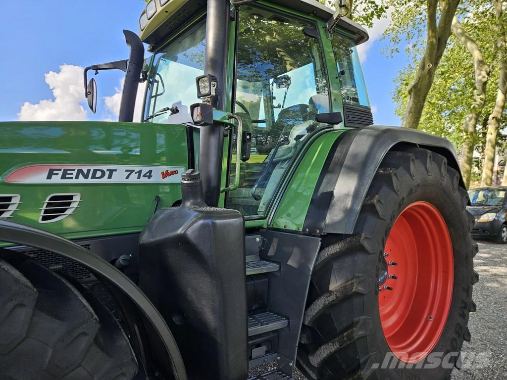 Fendt 714 Com2 Vario (711 712 716 ) Tracteur