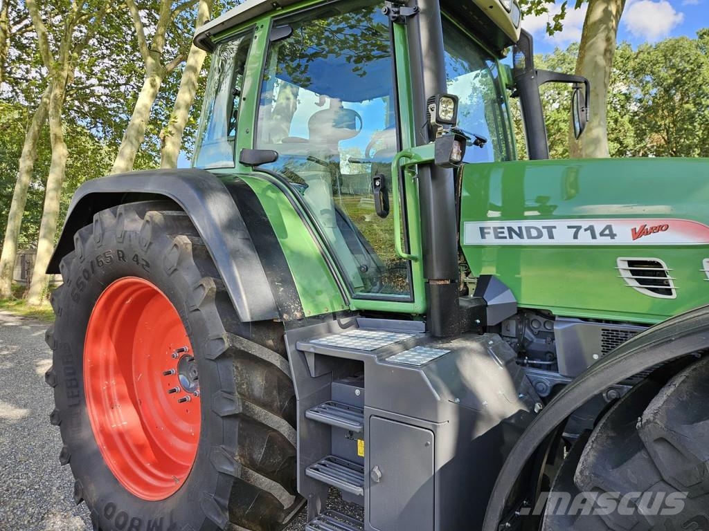 Fendt 714 Com2 Vario (711 712 716 ) Tracteur