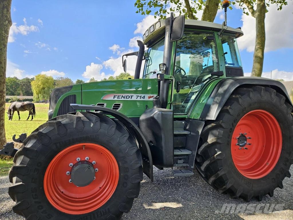 Fendt 714 Com2 Vario (711 712 716 ) Tracteur