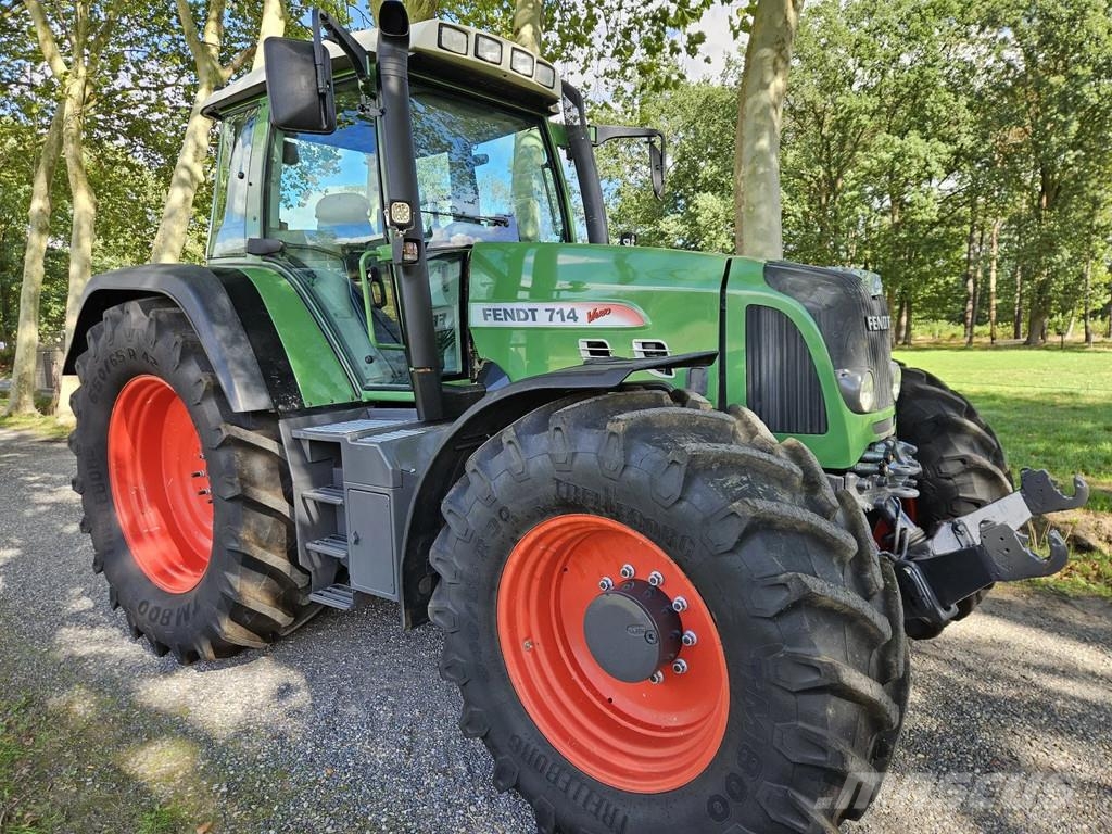 Fendt 714 Com2 Vario (711 712 716 ) Tracteur