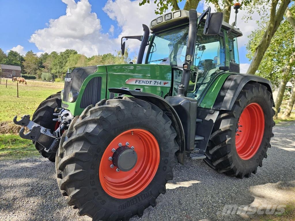 Fendt 714 Com2 Vario (711 712 716 ) Tracteur