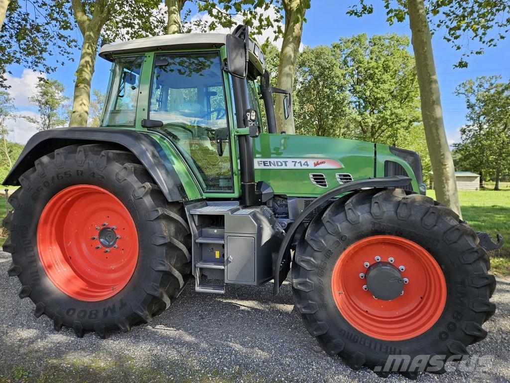 Fendt 714 Com2 Vario (711 712 716 ) Tracteur