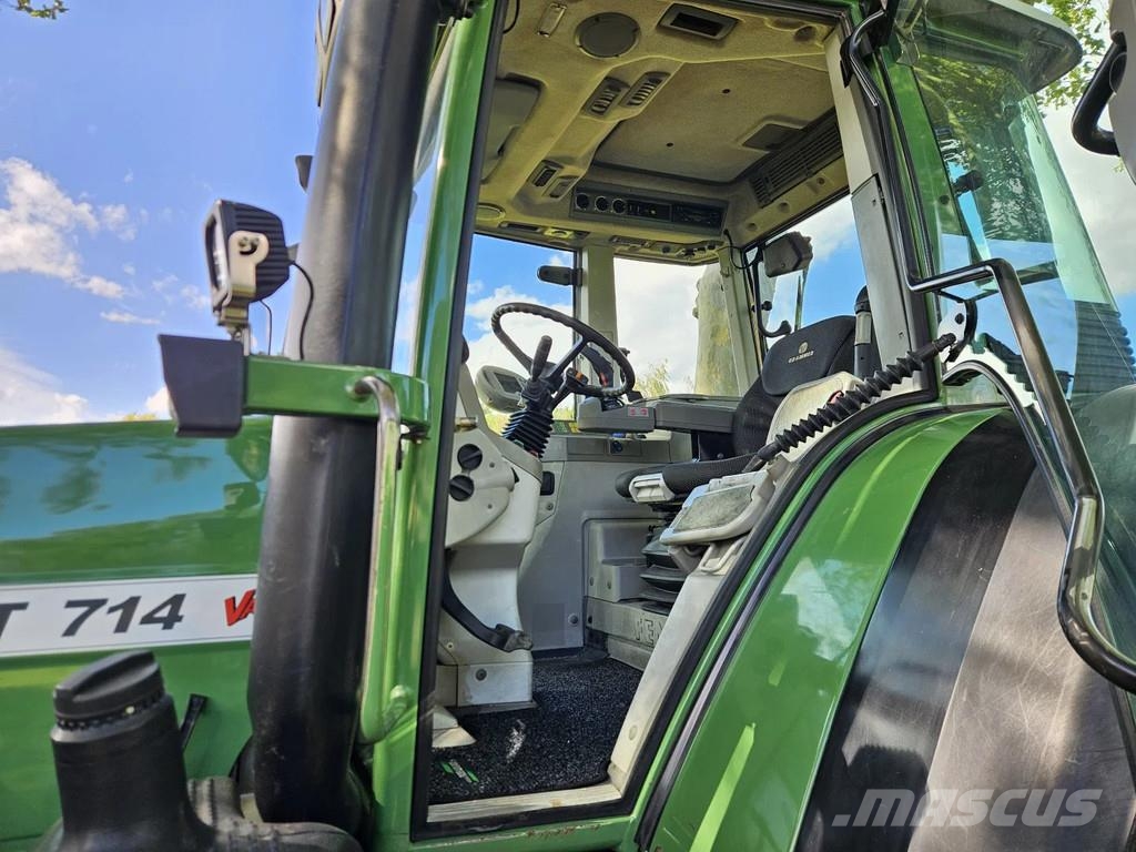 Fendt 714 Com2 Vario (711 712 716 ) Tracteur
