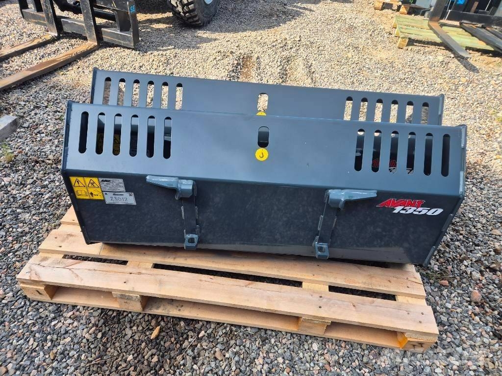 Avant Universalskopa 1350 mm 310 liter Godet