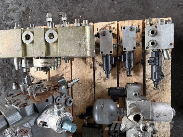 Liebherr R 914 C USED HYDRAULIC PARTS COMPLET Hydraulik