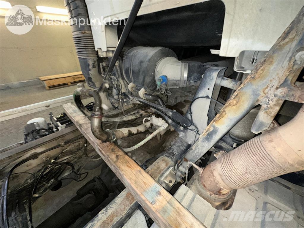 Volvo FH 8*2 平板车