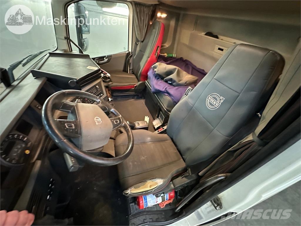 Volvo FH 8*2 平板车
