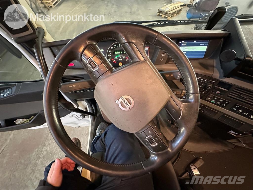 Volvo FH 8*2 平板车