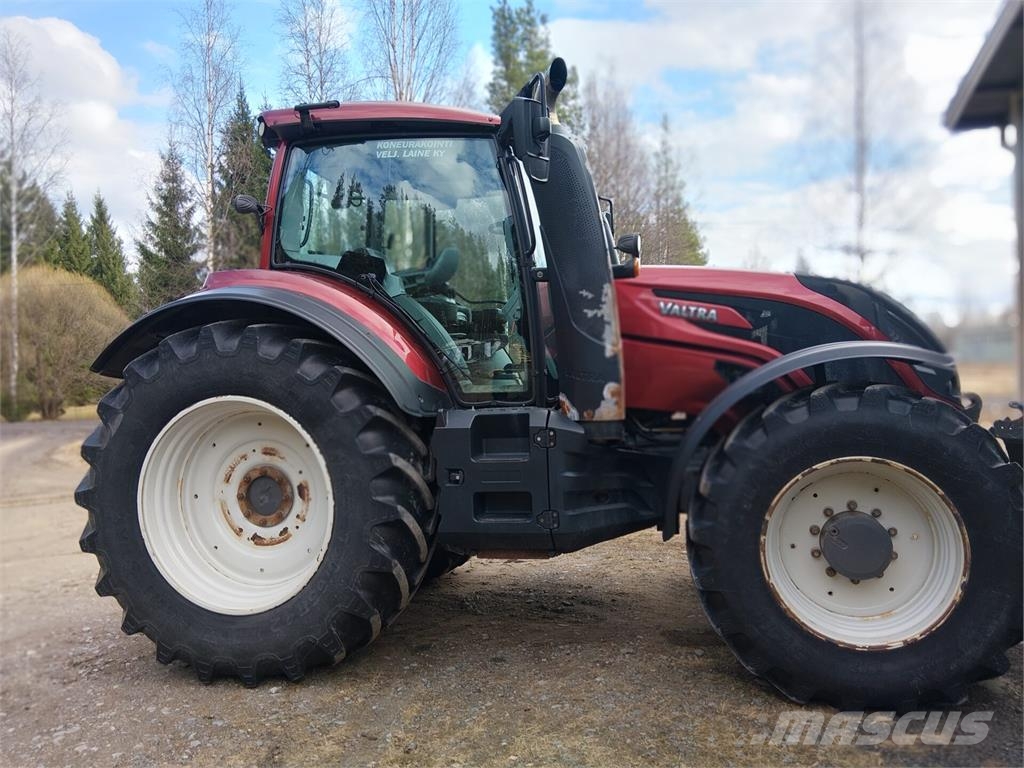 Valtra T174E Versu الجرارات