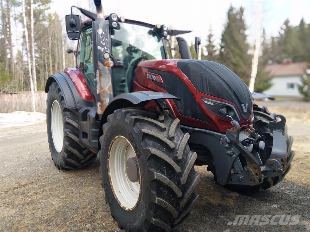 Valtra T174E Versu الجرارات