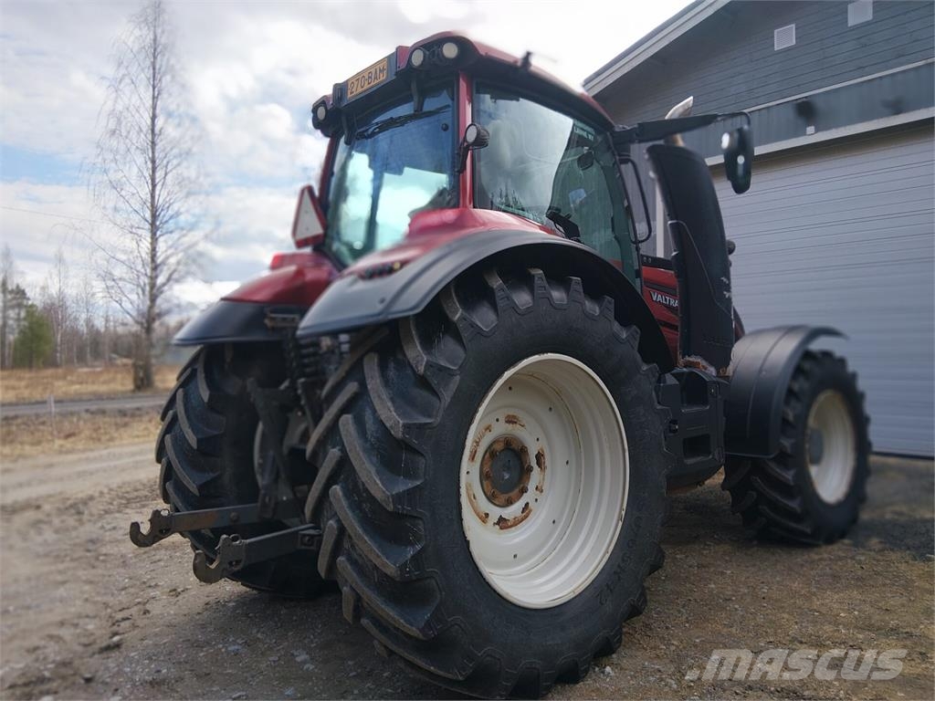 Valtra T174E Versu الجرارات
