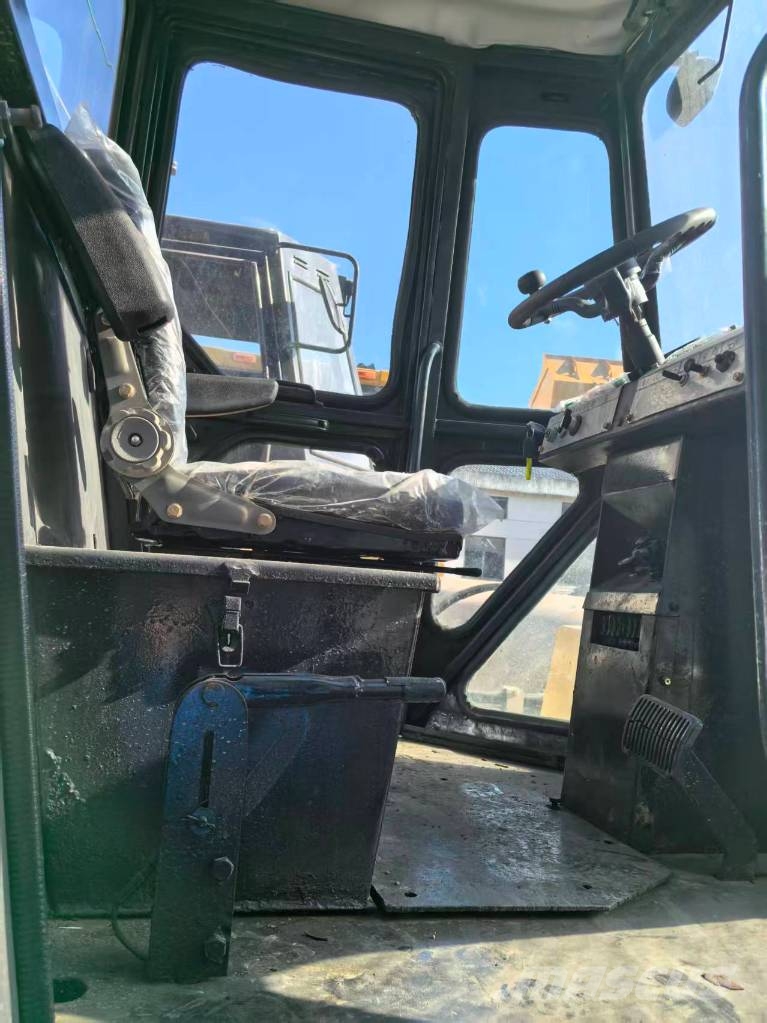 Dynapac CA30 D مداحل أحادية الأسطوانة