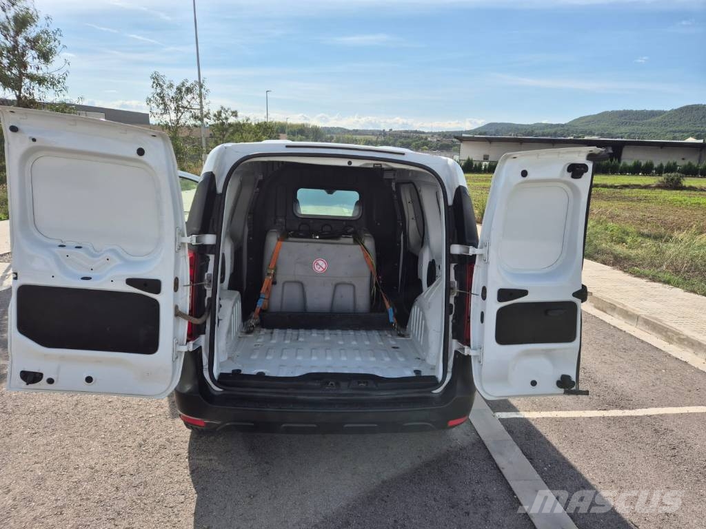 Renault Express هيكل صندوقي