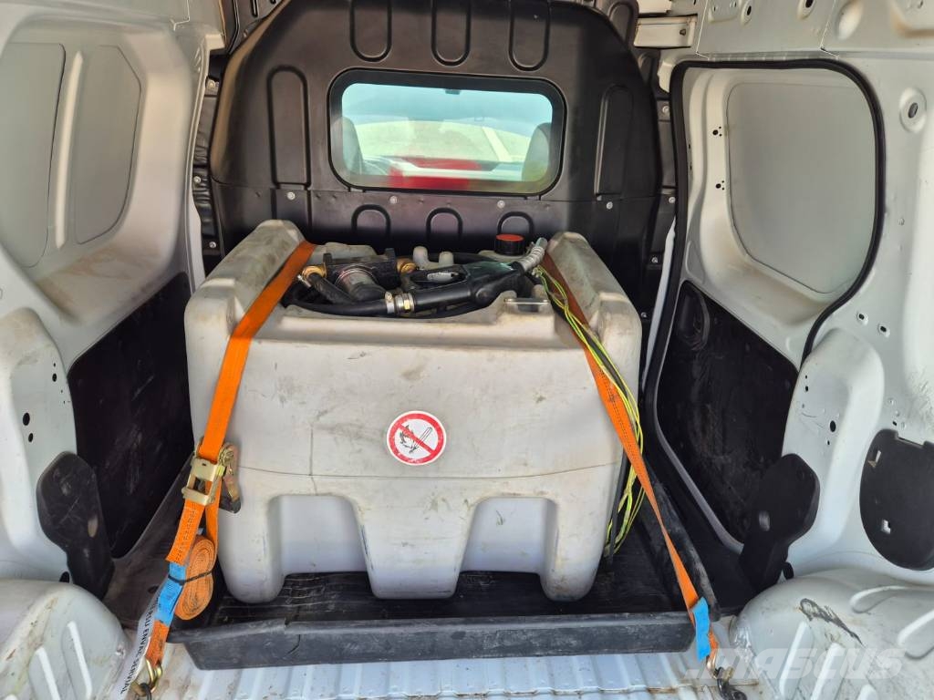 Renault Express هيكل صندوقي