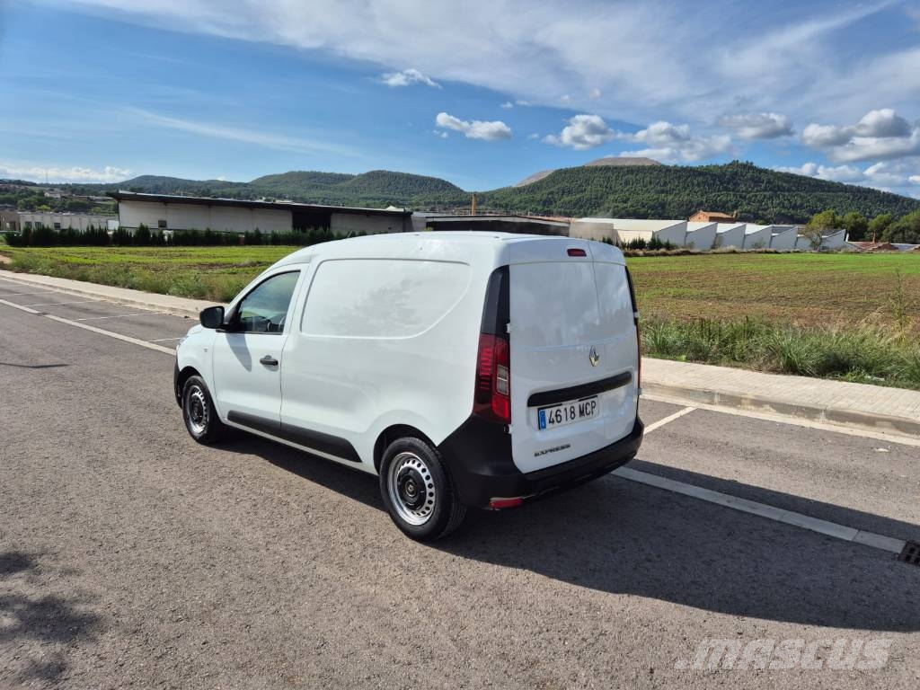 Renault Express هيكل صندوقي