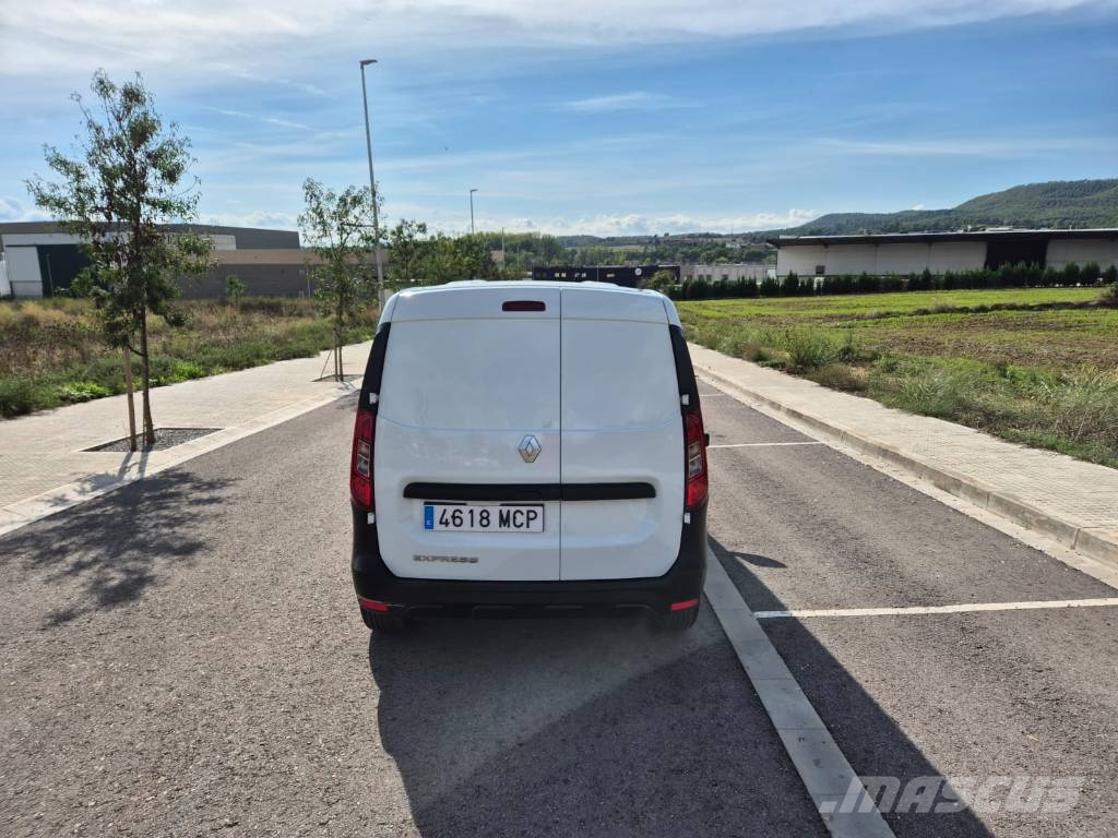 Renault Express هيكل صندوقي