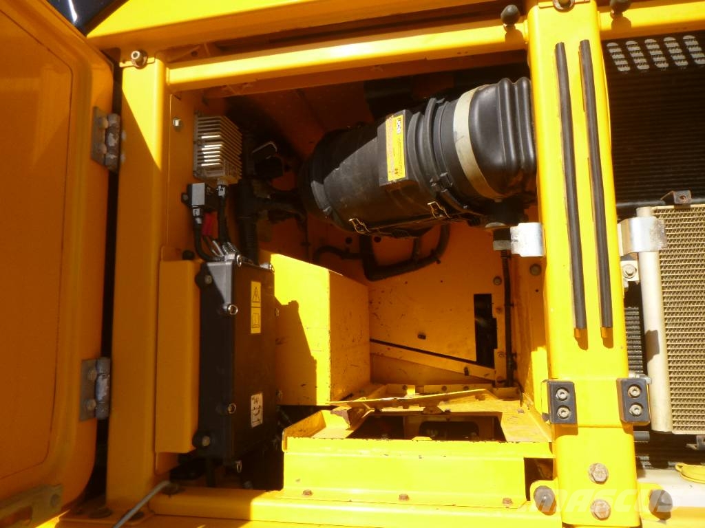 JCB JS220X LC 4F Gravemaskiner på larvebånd