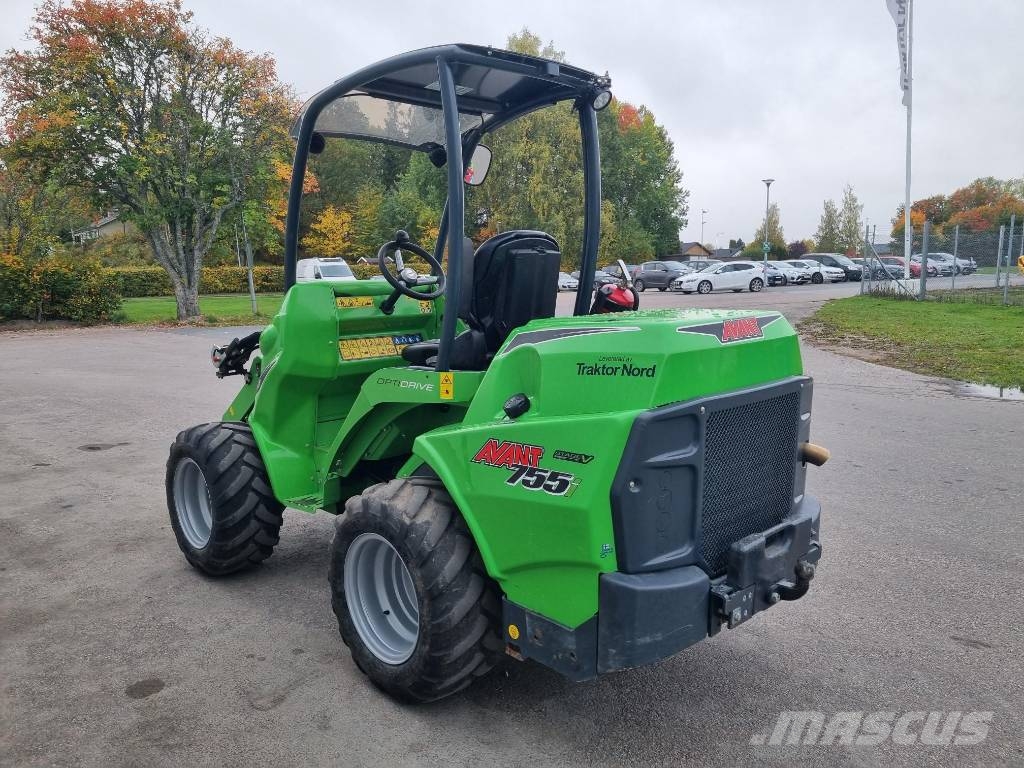 Avant 755 i Stage V Kompaktlastere