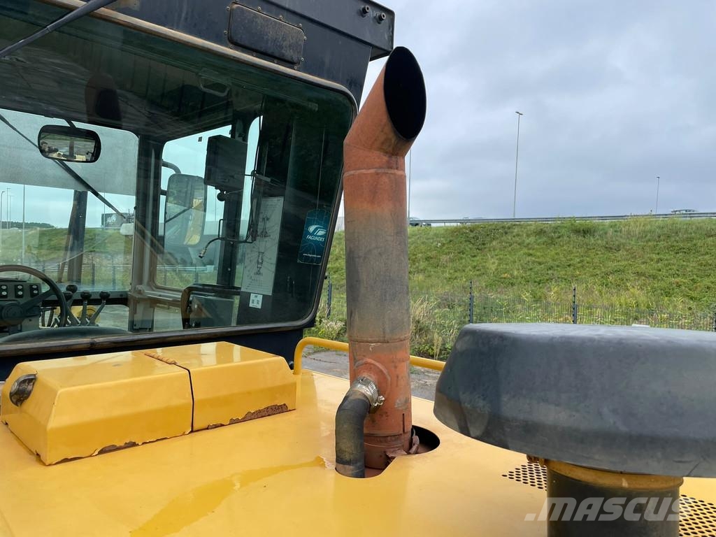CAT 140K Graders