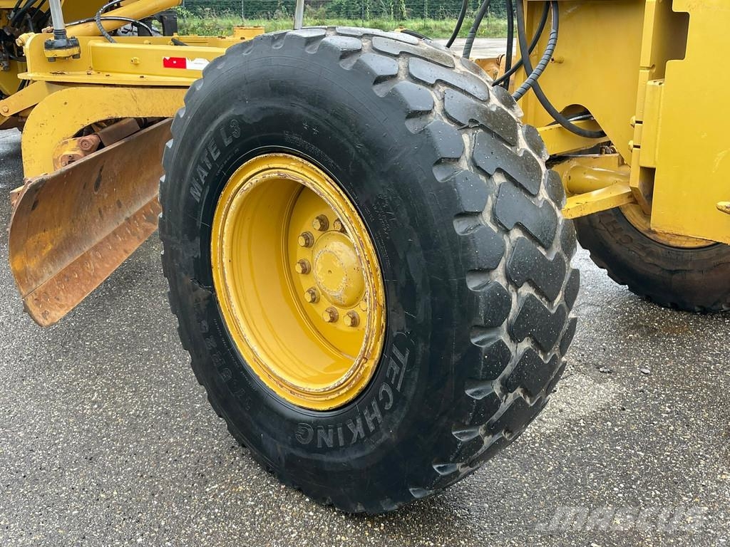 CAT 140K Graders