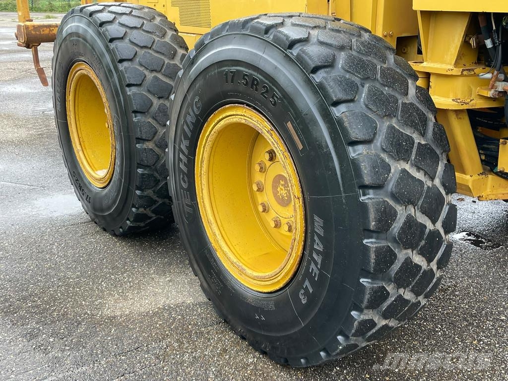 CAT 140K Graders