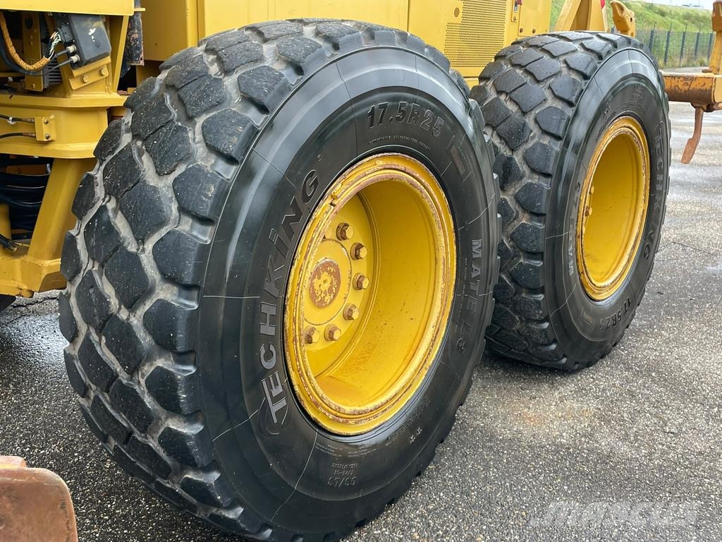 CAT 140K Graders