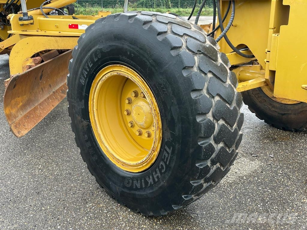 CAT 140K Graders