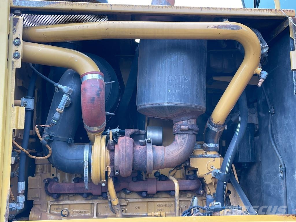 CAT 140K Graders