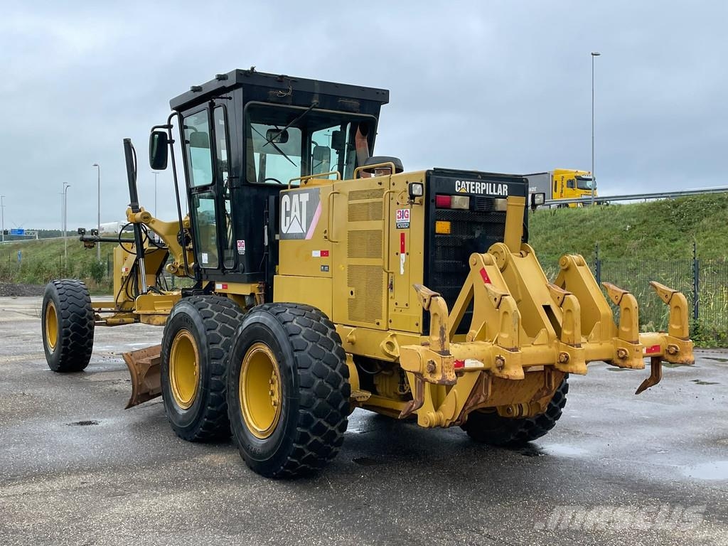 CAT 140K Graders
