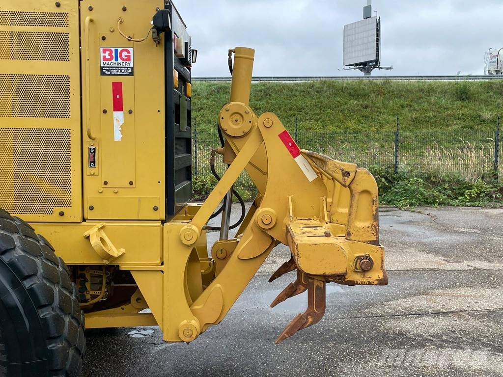 CAT 140K Graders