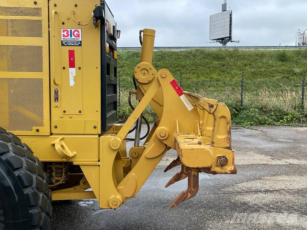 CAT 140K Graders