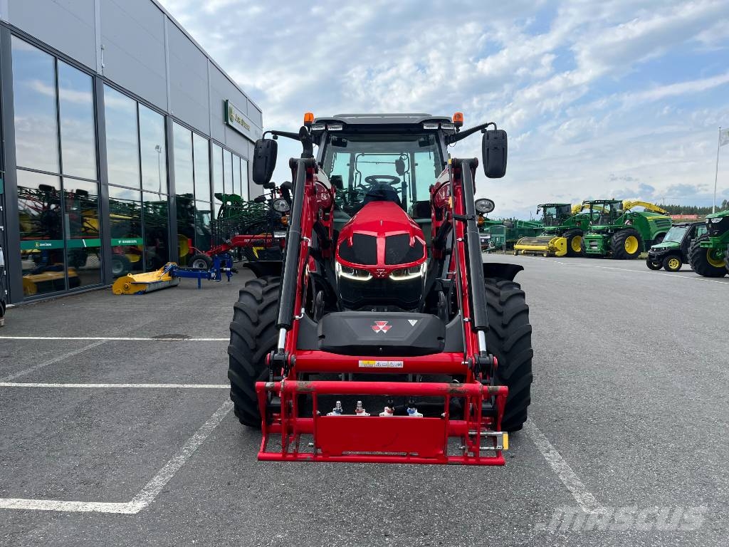 Massey Ferguson 5S.135 Traktorer
