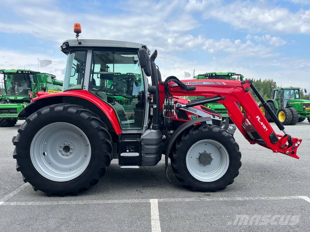 Massey Ferguson 5S.135 Traktorer