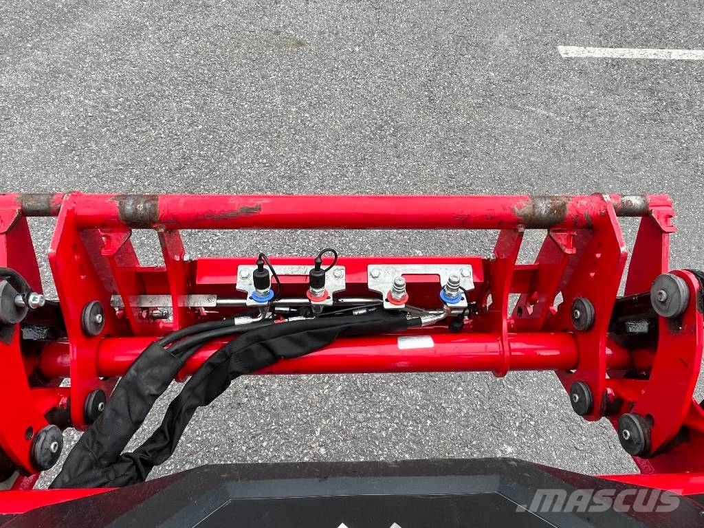 Massey Ferguson 5S.135 Traktorer