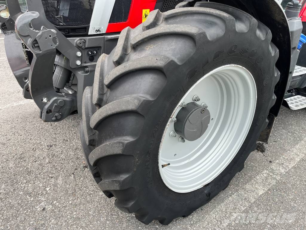 Massey Ferguson 5S.135 Traktorer