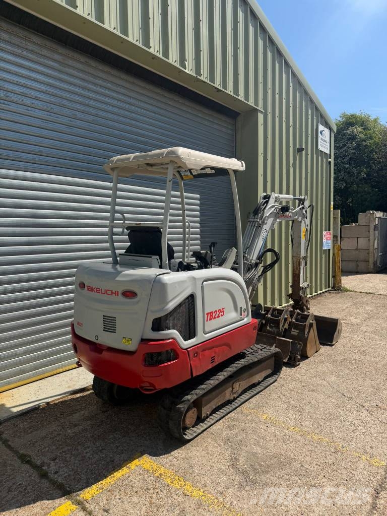 Takeuchi TB 225 Mini Digger Minigravere <7t