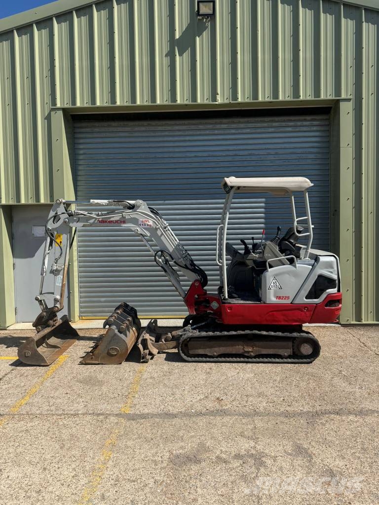 Takeuchi TB 225 Mini Digger Minigravere <7t