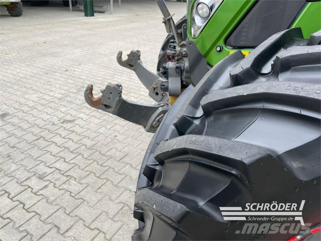 Fendt 724 VARIO GEN6 PROFI PLUS Trattori